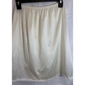Women's Vintage Vassarette Half Slip Deadstock NWT Size M 20” Pearl Ecru